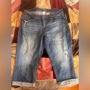 Time and Tru Women's Distressed Ankle Cuffed Cropped Jeans SZ 20
